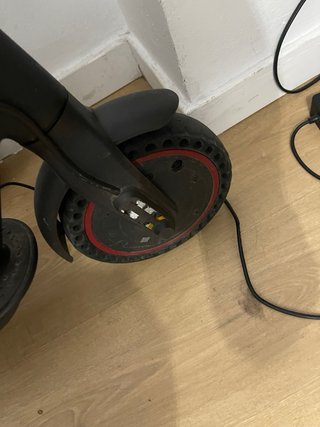 Patinete eléctrico negro pro 2