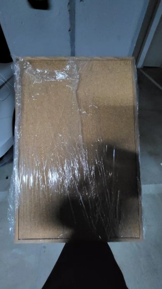 Tablero de corcho con marco de madera