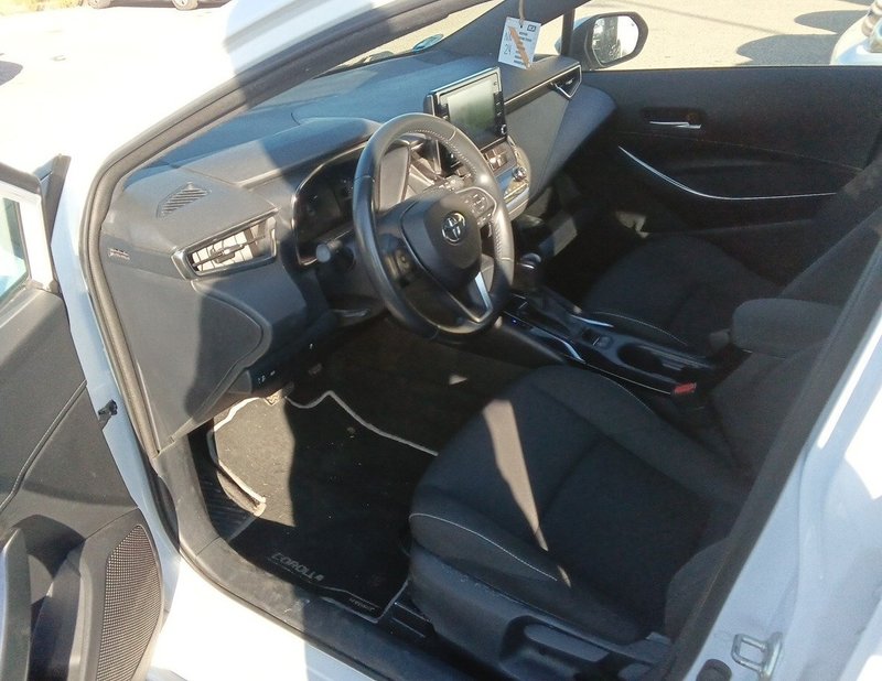 Toyota Auris 2023, foto 4
