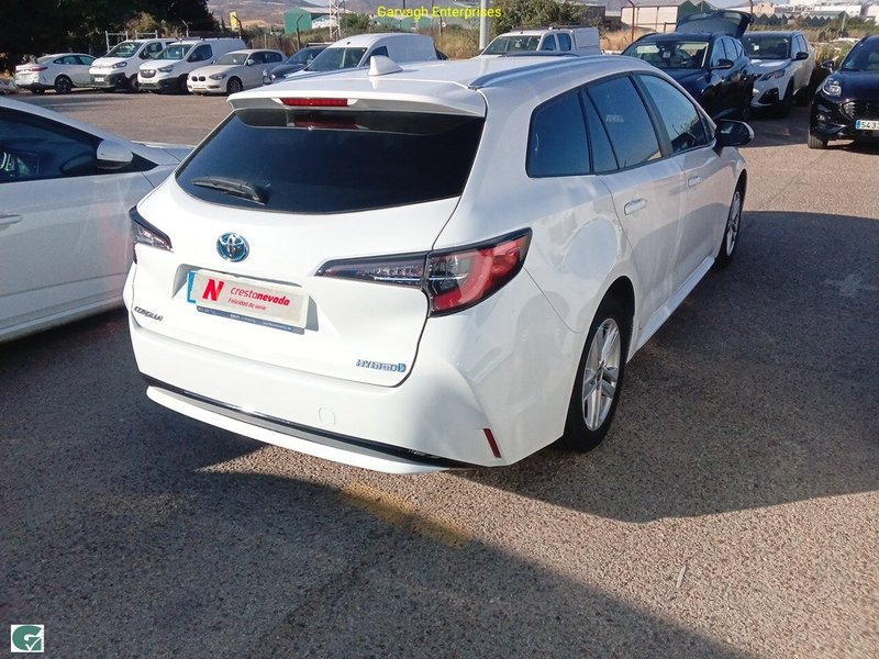 Toyota Auris 2023, foto 2