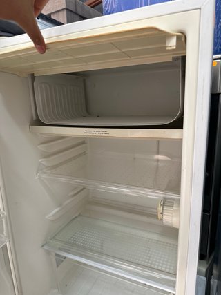 Frigorífico Haier pequeño blanco