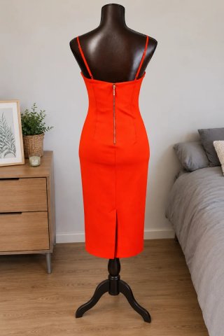 Vestido Marciano Los Angeles rojo midi ajustado