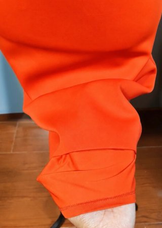 Vestido Marciano Los Angeles rojo midi ajustado