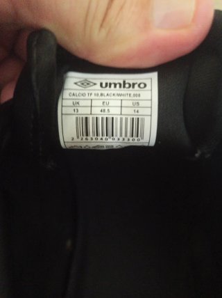 Botas Umbro césped artificial multitaco 48.5
