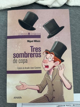 Tres sombreros de copa