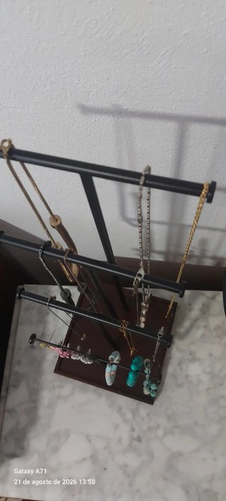 Joyero de madera con soporte