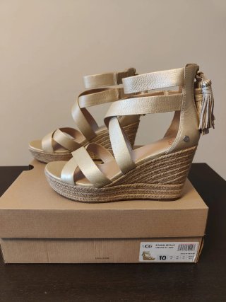 Sandalias UGG Talla 41 Doradas