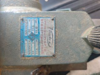 Cepillo carpintero eléctrico