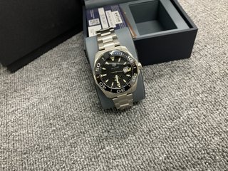 Reloj TAG Heuer Negro y Plateado