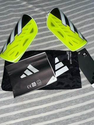 Adidas Espinilleras Fútbol Talla M