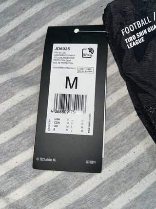 Adidas Espinilleras Fútbol Talla M