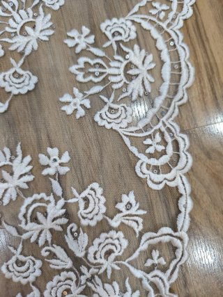 Manteleta Fallera Niña Blanca le tejuelas plata