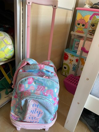 Mochila con ruedas y tirador extensible