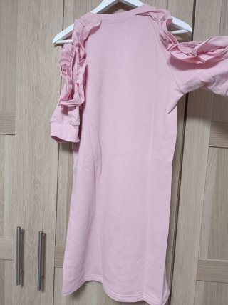 Vestido rosa con volantes