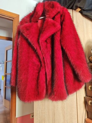 Abrigo rojo de pelo
