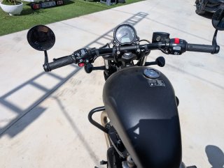 Triumph Bobber Bonneville 1200cc Negra