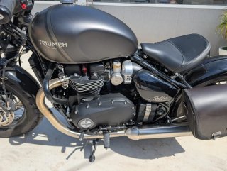 Triumph Bobber Bonneville 1200cc Negra
