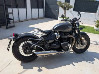 Triumph Bobber Bonneville 1200cc Negra