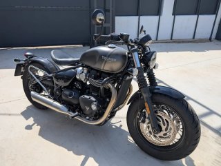 Triumph Bobber Bonneville 1200cc Negra