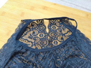 Top encaje negro talla M