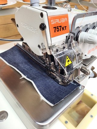Máquina Overlock Siruba de 5 hilos