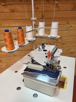 Máquina Overlock Siruba de 5 hilos