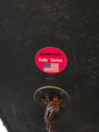 Altavoces Boston Acoustics Marrones
