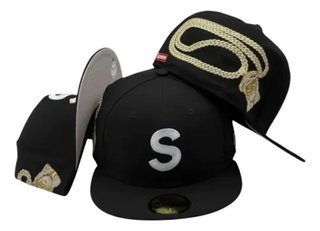 Gorra Supreme x New Era Negra