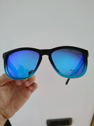 Gafas de Sol Hawkers Polarizadas Negras y Azules
