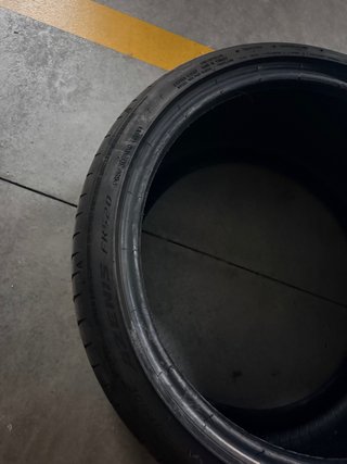 Neumático FALKEN 285/30 ZR 19