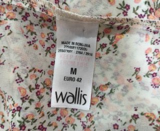 Blusa Wallis floral M bastante amplia