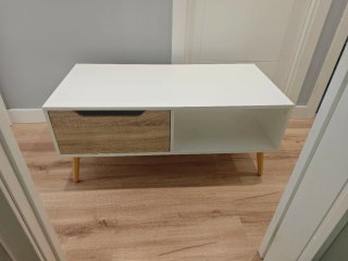 Mesa auxiliar TV nórdica blanca y madera
