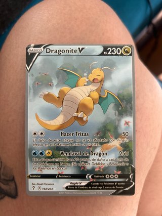 Carta Pokémon Dragonite V 230 PS