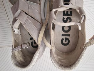 Sandalias Gioseppo Beige y Blancas
