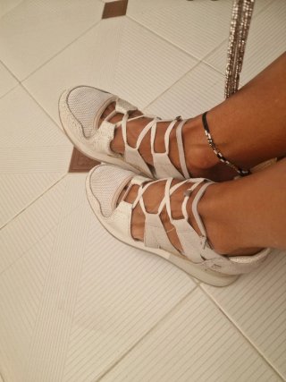 Sandalias Gioseppo Beige y Blancas
