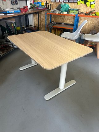 Escritorio IKEA BEKANT Elevable Eléctrico