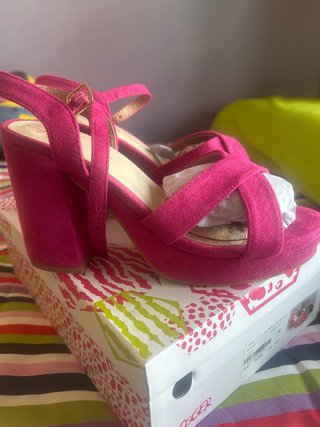 Sandalia rosa fiesta Venta en mano Talla 36