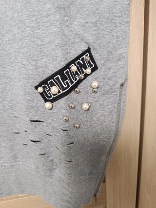 Sudadera Giorgi gris con perlas y cremallera