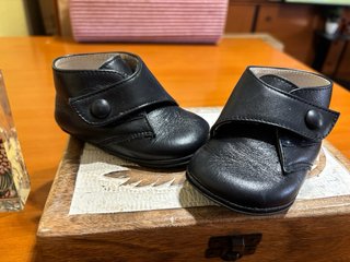 Calzado bebe- 3 ud, te llevas 4 ud