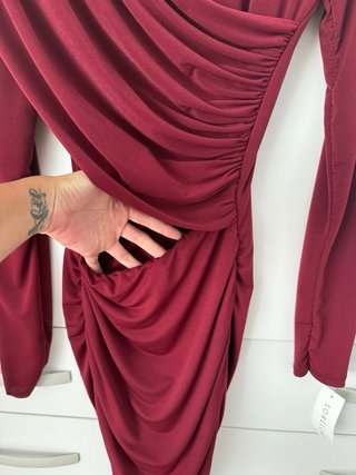 Vestido SORELLAS burdeos drapeado nuevo