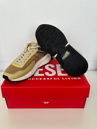 Zapatillas DIESEL sin estrenar. Talla 39