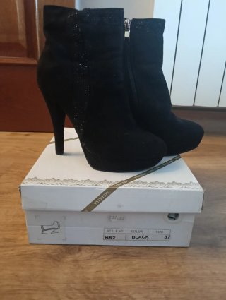 Botines Mellisa tacón plataforma negros talla 37