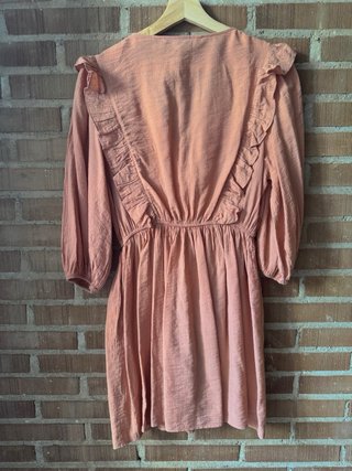 Vestido rosa con volantes