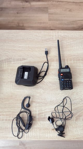 Walkie Talkie eSYNIC UV-5R Doble