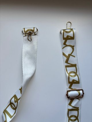 Bolso blanco acolchado con doble cadena