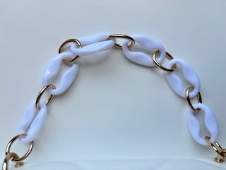 Bolso blanco acolchado con doble cadena