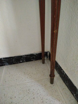 Mesa recibidor mármol y madera
