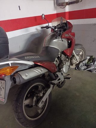Honda Varadero 125 Adventure Roja/Plata