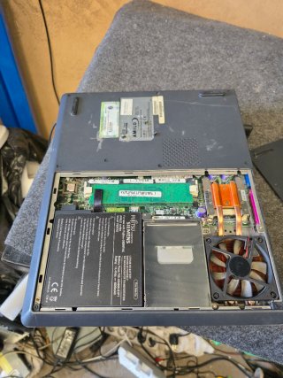 2 Portátiles Vintage Fujitsu y Acer