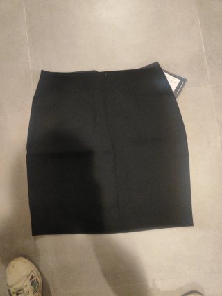 Oportunidad: Lote 127 Faldas Negras LAFONT Uniform